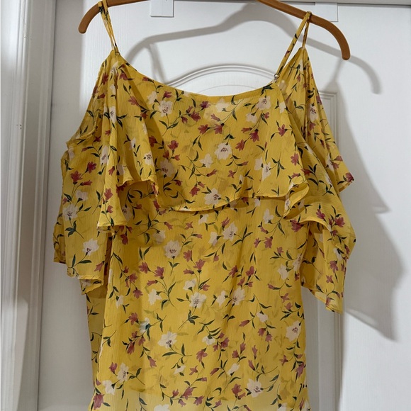 Floral Yellow Ruffle Top - Picture 2 of 3